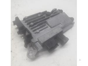 Gebruikte Start/Stop computer Peugeot 308 SW (L4/L9/LC/LJ/LR) 1.6 BlueHDi 120 Prijs € 63,00 Margeregeling aangeboden door Reclycar De Boer BV