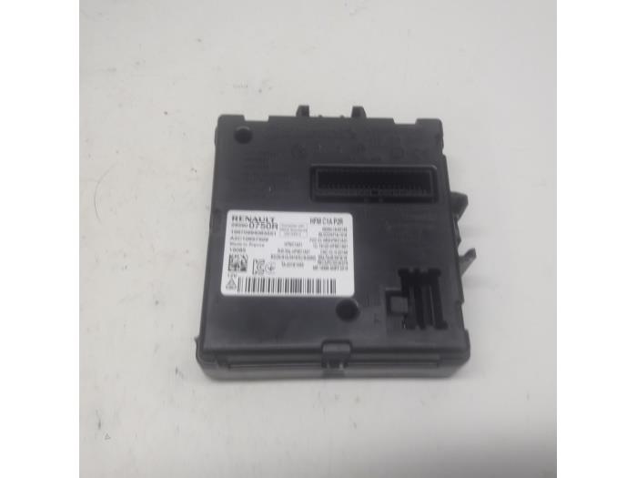 Gebruikte Comfort Module Renault Clio V (RJAB) 1.0 TCe 100 12V Prijs € 105,00 Margeregeling aangeboden door Reclycar De Boer BV