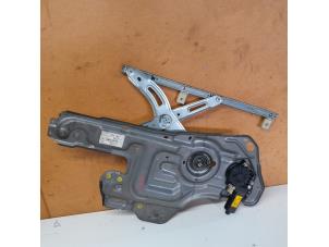 Gebruikte Raammechaniek 2Deurs rechts-voor Hyundai Trajet Prijs € 36,75 Margeregeling aangeboden door Reclycar De Boer BV