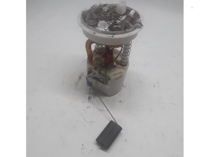 Gebruikte Tank element Pomp Ford Fiesta 5 (JD/JH) 1.3 Prijs € 26,25 Margeregeling aangeboden door Reclycar De Boer BV