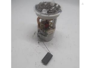 Gebruikte Tank element Pomp Ford Fiesta 5 (JD/JH) 1.3 Prijs € 26,25 Margeregeling aangeboden door Reclycar De Boer BV