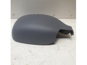 Nieuwe Spiegelkap rechts Renault Kangoo Prijs € 15,75 Inclusief btw aangeboden door Reclycar De Boer BV