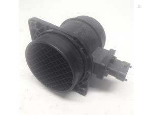 Gebruikte Luchthoeveelheidsmeter Fiat Tipo (356W/357W) 1.6 D 16V Multijet Prijs € 52,50 Margeregeling aangeboden door Reclycar De Boer BV