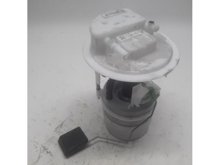 Gebruikte Tank element Pomp Peugeot 208 II (UB/UH/UP) 1.2 Vti 12V PureTech 100 Prijs € 105,00 Margeregeling aangeboden door Reclycar De Boer BV