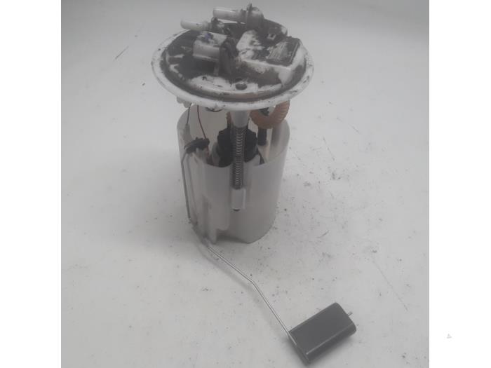 Gebruikte Tank element Pomp Renault Megane III Grandtour (KZ) 1.5 dCi 110 Prijs € 42,00 Margeregeling aangeboden door Reclycar De Boer BV
