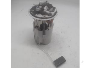 Gebruikte Tank element Pomp Renault Megane III Grandtour (KZ) 1.5 dCi 110 Prijs € 42,00 Margeregeling aangeboden door Reclycar De Boer BV