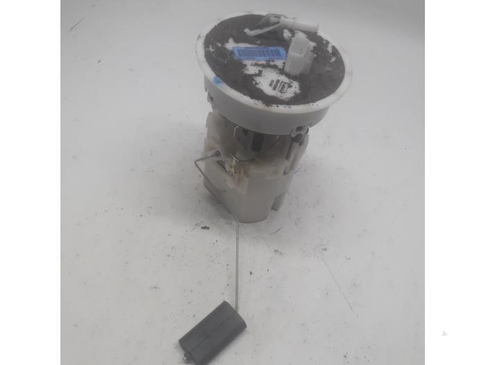 Gebruikte Tank element Pomp Ford Fiesta 6 (JA8) 1.25 16V Prijs € 26,25 Margeregeling aangeboden door Reclycar De Boer BV