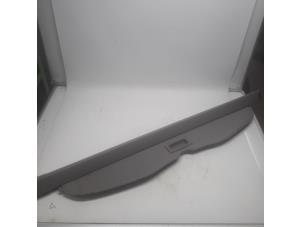 Gebruikte Bagageruimte Dekzeil Renault Grand Scénic II (JM) 1.6 16V Prijs € 52,50 Margeregeling aangeboden door Reclycar De Boer BV