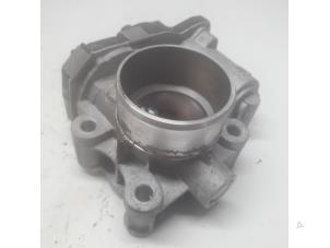 Gebruikte Gasklephuis Opel Karl 1.0 12V Prijs € 105,00 Margeregeling aangeboden door Reclycar De Boer BV