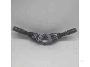 Gebruikte Stuurkolomschakelaar Kia Cee'd (EDB5) 1.6 CVVT 16V Prijs € 52,50 Margeregeling aangeboden door Reclycar De Boer BV