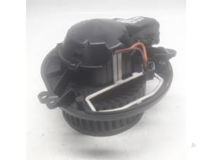 Gebruikte Chaufage Ventilatiemotor BMW 3 serie (F30) 320i 2.0 16V Prijs € 63,00 Margeregeling aangeboden door Reclycar De Boer BV