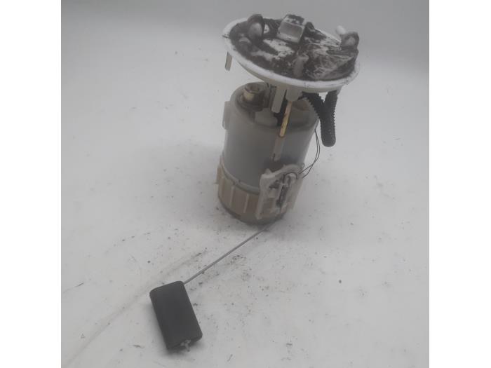 Gebruikte Tank element Pomp Renault Grand Scénic II (JM) 2.0 16V Prijs € 26,25 Margeregeling aangeboden door Reclycar De Boer BV