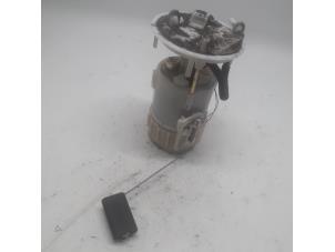 Gebruikte Tank element Pomp Renault Grand Scénic II (JM) 2.0 16V Prijs € 26,25 Margeregeling aangeboden door Reclycar De Boer BV