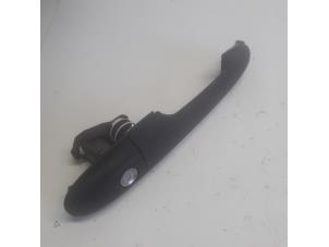 Gebruikte Portiergreep 2Deurs links Mercedes Vito (639.6) 2.2 111 CDI 16V Prijs € 15,75 Margeregeling aangeboden door Reclycar De Boer BV