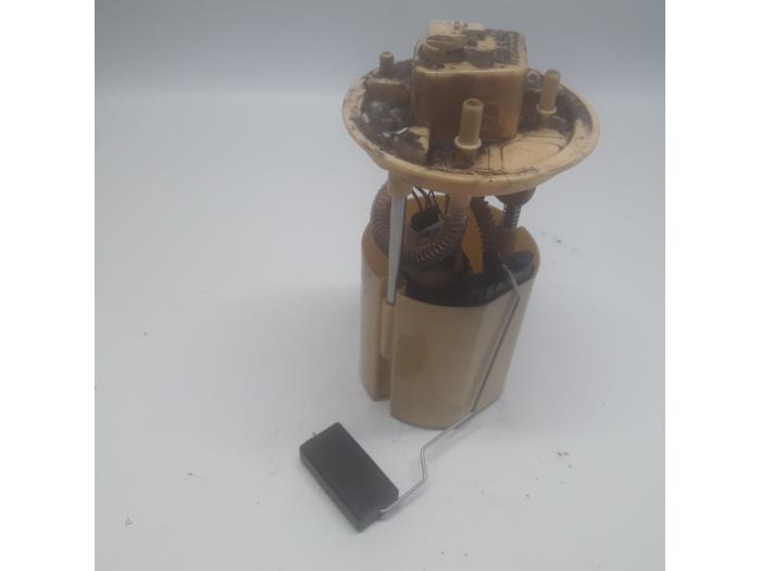 Gebruikte Tank element Pomp Opel Corsa D 1.3 CDTi 16V ecoFLEX Prijs € 42,00 Margeregeling aangeboden door Reclycar De Boer BV