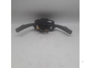 Gebruikte Licht + Raw Schakelaar Volvo V40 (MV) 2.0 D2 16V Prijs € 105,00 Margeregeling aangeboden door Reclycar De Boer BV