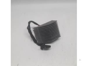 Gebruikte Kachel Weerstand Seat Ibiza ST (6J8) 1.6 TDI 90 Prijs € 26,25 Margeregeling aangeboden door Reclycar De Boer BV