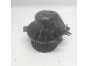 Gebruikte Kachel Ventilatiemotor BMW Mini One/Cooper (R50) 1.6 16V One Prijs € 42,00 Margeregeling aangeboden door Reclycar De Boer BV