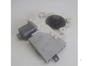 Gebruikte Portierruitmotor Ford Focus 2 1.6 16V Prijs € 36,75 Margeregeling aangeboden door Reclycar De Boer BV