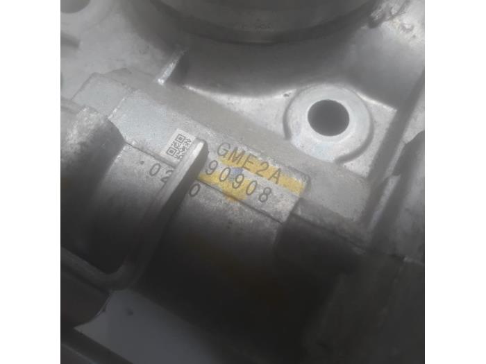 Carburateur van een Honda Insight (ZE2) 1.3 16V VTEC 2010