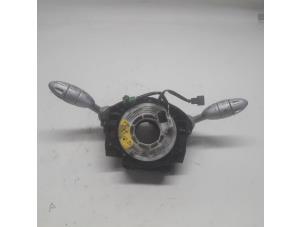 Gebruikte Licht + Raw Schakelaar BMW Mini One/Cooper (R50) 1.4 D One Prijs € 42,00 Margeregeling aangeboden door Reclycar De Boer BV