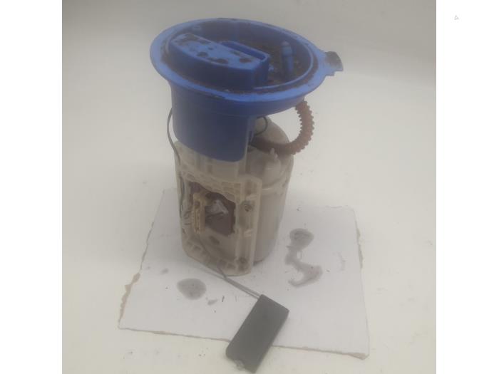 Gebruikte Tank element Pomp Volkswagen Golf V (1K1) 1.4 FSI 16V Prijs € 26,25 Margeregeling aangeboden door Reclycar De Boer BV