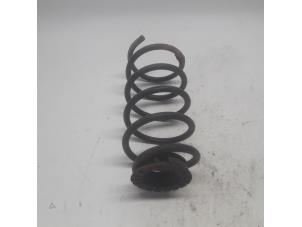 Gebruikte Veerschroef achter Opel Corsa D 1.4 16V Twinport Prijs € 13,13 Margeregeling aangeboden door Reclycar De Boer BV