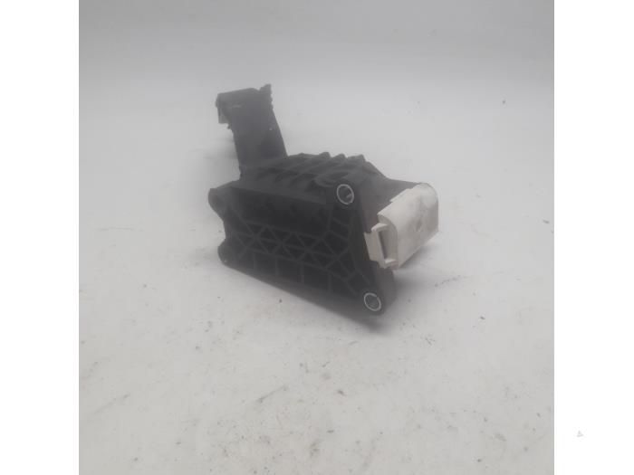 Gaspedaalpositie Sensor van een Opel Corsa D 1.4 16V Twinport 2009