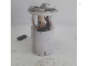 Gebruikte Tank element Pomp Renault Megane III Grandtour (KZ) 1.5 dCi 110 Prijs € 42,00 Margeregeling aangeboden door Reclycar De Boer BV