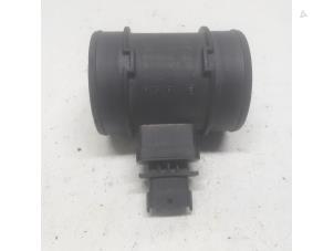Gebruikte Luchthoeveelheidsmeter Opel Antara (LA6) 2.0 CDTI 16V 4x4 Prijs € 52,50 Margeregeling aangeboden door Reclycar De Boer BV
