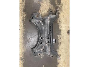 Gebruikte Subframe Toyota Auris Touring Sports (E18) 1.8 16V Hybrid Prijs € 52,50 Margeregeling aangeboden door Reclycar De Boer BV