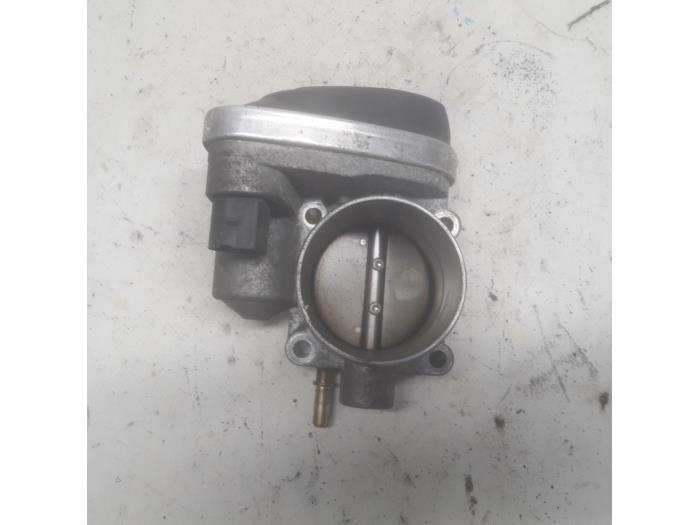 Gebruikte Gasklephuis Renault Grand Scénic II (JM) 1.6 16V Prijs € 26,25 Margeregeling aangeboden door Reclycar De Boer BV