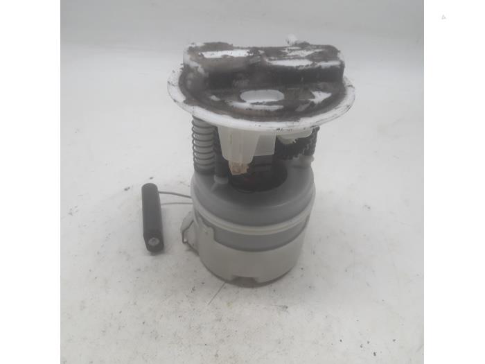 Gebruikte Tank element Pomp Dacia Logan (LS) 1.4 Prijs € 26,25 Margeregeling aangeboden door Reclycar De Boer BV