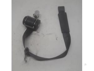 Gebruikte Veiligheidsgordel rechts-voor Renault Megane II CC (EM) 1.6 16V Prijs € 52,50 Margeregeling aangeboden door Reclycar De Boer BV