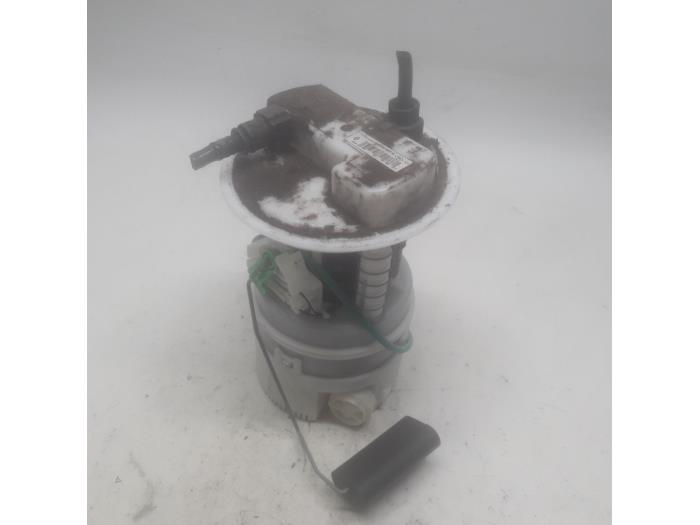 Gebruikte Tank element Pomp Dacia Logan MCV I (KS) 1.6 MPI 85 Bifuel Prijs € 42,00 Margeregeling aangeboden door Reclycar De Boer BV