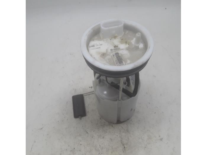Gebruikte Tank element Pomp Skoda Citigo 1.0 12V Prijs € 42,00 Margeregeling aangeboden door Reclycar De Boer BV
