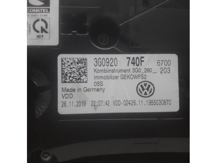 Kilometerteller KM van een Volkswagen Passat (3G2) 1.5 TSI 16V 2020