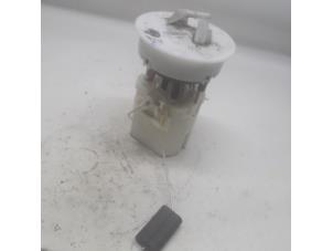 Gebruikte Tank element Pomp Ford Fiesta 6 (JA8) 1.6 16V Sport Prijs € 42,00 Margeregeling aangeboden door Reclycar De Boer BV