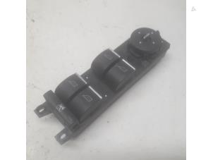 Gebruikte Schakelaar Elektrisch Raam Ford B-Max (JK8) 1.4 16V Prijs € 36,75 Margeregeling aangeboden door Reclycar De Boer BV