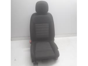 Gebruikte Voorstoel links Opel Insignia 1.6 SIDI Eco Turbo 16V Prijs € 210,00 Margeregeling aangeboden door Reclycar De Boer BV