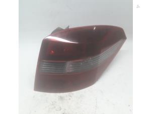 Gebruikte Achterlicht rechts Renault Laguna III Estate (KT) 2.0 dCi 16V 175 FAP Prijs € 21,00 Margeregeling aangeboden door Reclycar De Boer BV