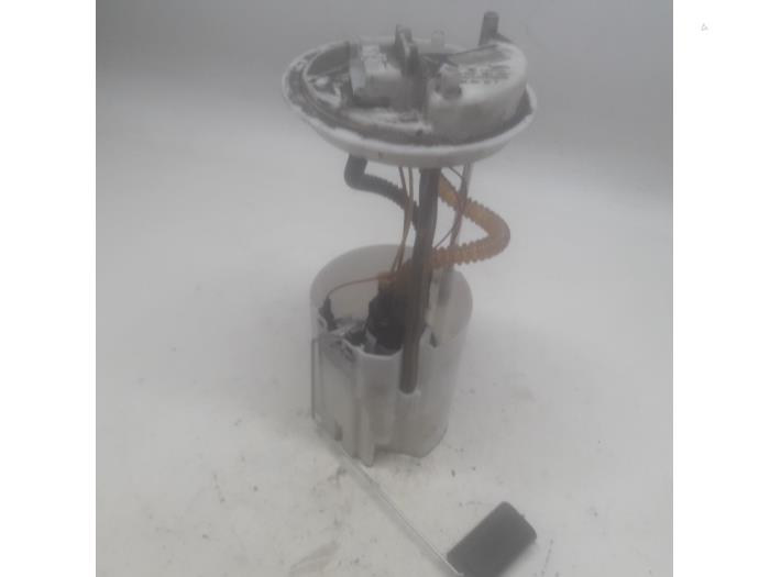 Gebruikte Tank element Pomp Fiat Doblo Cargo (263) 1.6 D Multijet Prijs € 42,00 Margeregeling aangeboden door Reclycar De Boer BV