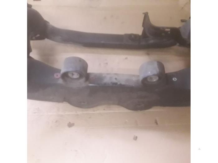 Subframe van een Volvo XC70 (BZ) 2.4 D 20V AWD 2011