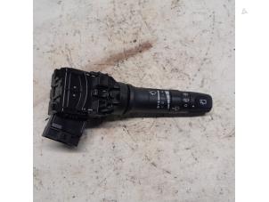 Gebruikte Ruitenwis Schakelaar Hyundai i20 1.2i 16V Prijs € 26,25 Margeregeling aangeboden door Reclycar De Boer BV