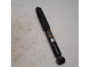 Gebruikte Schokdemper links-achter Fiat 500 (312) 1.2 Prijs € 13,13 Margeregeling aangeboden door Reclycar De Boer BV