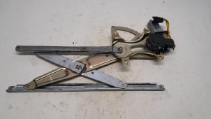 Gebruikte Ruitmechaniek 4Deurs links-voor Toyota Prius (NHW11L) 1.5 16V Prijs € 26,25 Margeregeling aangeboden door Reclycar De Boer BV