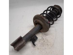 Gebruikte Schokbreker links-voor Peugeot 308 (4A/C) 1.6 VTI 16V Prijs € 36,75 Margeregeling aangeboden door Reclycar De Boer BV