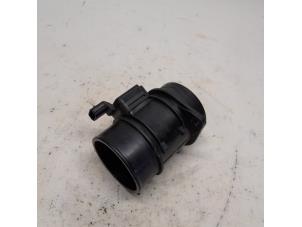 Gebruikte Luchthoeveelheidsmeter Renault Clio IV Estate/Grandtour (7R) 1.5 Energy dCi 90 FAP Prijs € 42,00 Margeregeling aangeboden door Reclycar De Boer BV