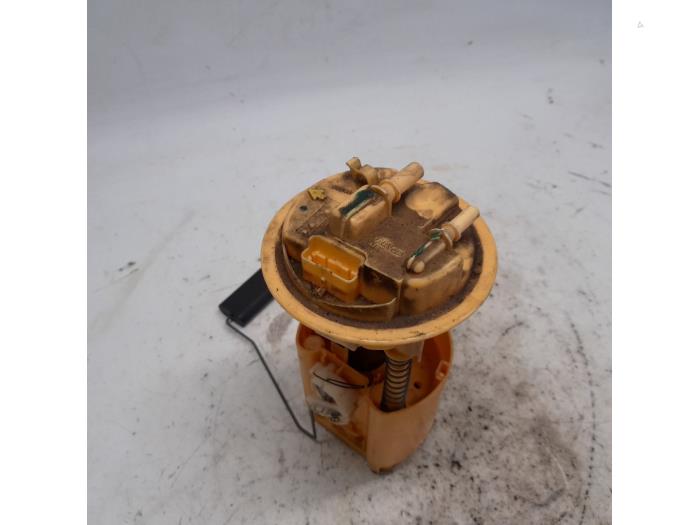Gebruikte Tank element Pomp Peugeot 607 (9D/U) 2.7 HDi V6 24V Prijs € 26,25 Margeregeling aangeboden door Reclycar De Boer BV