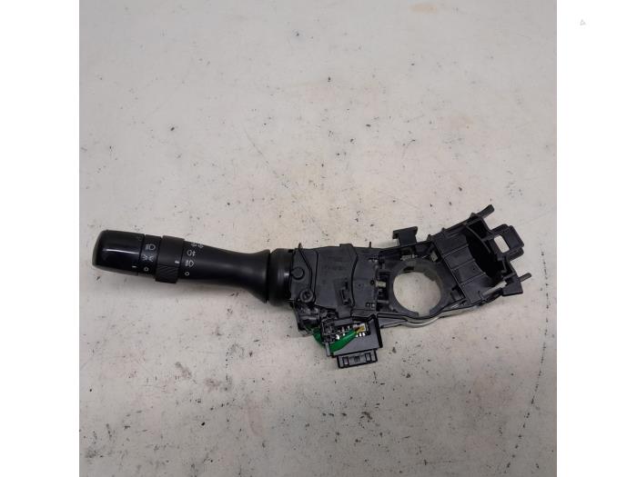 Gebruikte Schakelaar Licht Toyota Yaris III (P13) 1.0 12V VVT-i Prijs € 36,75 Margeregeling aangeboden door Reclycar De Boer BV